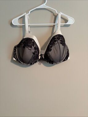White and Black Lace Push-Up Bra - Women Intimates